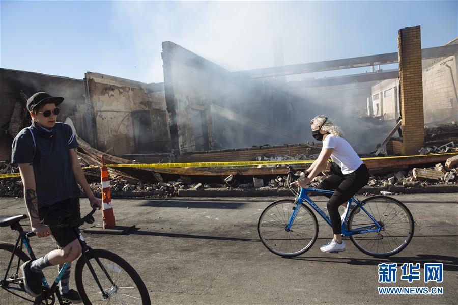 米ミネソタ州の州兵が秩序回復のため地元警察に協(xié)力