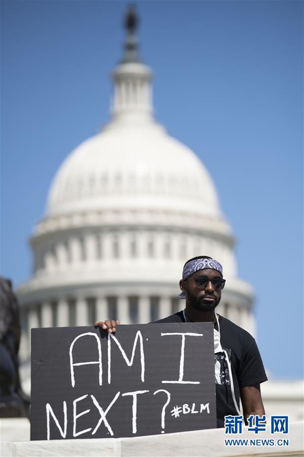 警察の不適切な法執(zhí)行に抗議　全米各地でデモが続く