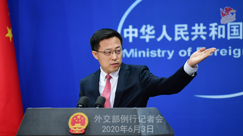 瀬戸際で踏みとどまり、香港地區(qū)と中國(guó)への干渉を直ちに止めるよう英側(cè)に忠告