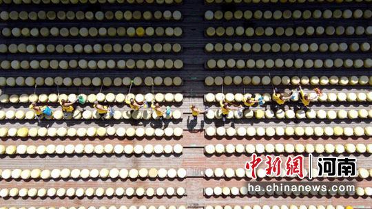 消毒作業(yè)も修行の一環(huán)なり！少林寺の武僧たち　河南省