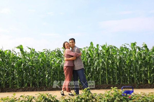 レッツダンス！農(nóng)民夫婦のシャッフルダンスに隠された涙のエピソード