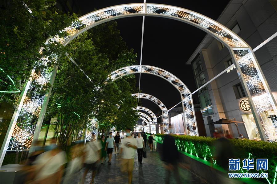 北京の消費(fèi)シーズン到來、順調(diào)な回復(fù)みせる「ナイトタイムエコノミー」