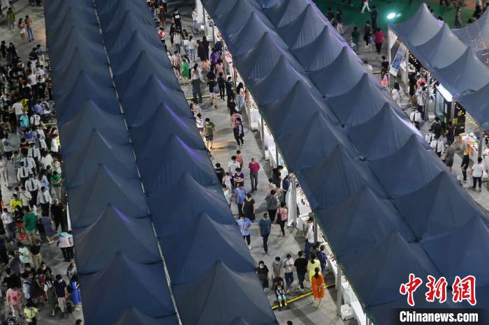 「輸入博を體験、國展を堪能、燈會(huì)を楽しむ」上海國展集市が開幕