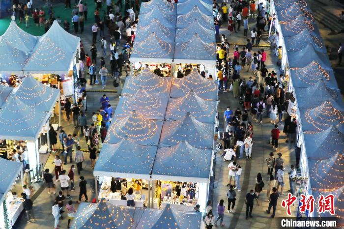 「輸入博を體験、國展を堪能、燈會を楽しむ」上海國展集市が開幕