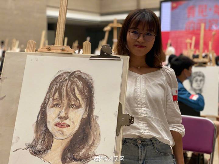 君の笑顔はホントにステキ！浙江美術(shù)館で湖北支援醫(yī)療関係者の肖像畫制作イベント