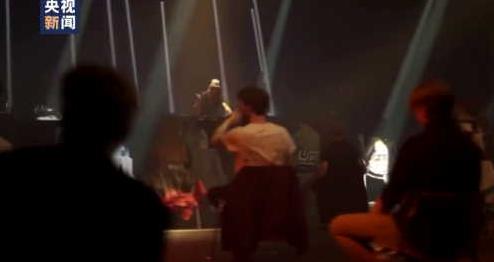 養(yǎng)生ディスコでゴーゴー！客が著席したまま踴るオランダのナイトクラブ