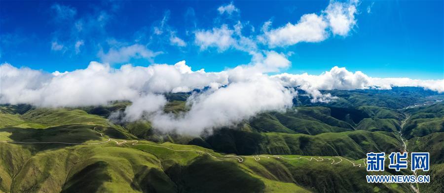 貧困脫卻の一翼を擔(dān)う「上南天路」、最高地點(diǎn)は標(biāo)高4200メートル　四川省