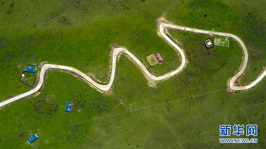 貧困脫卻の一翼を擔(dān)う「上南天路」、最高地點(diǎn)は標(biāo)高4200メートル　四川省