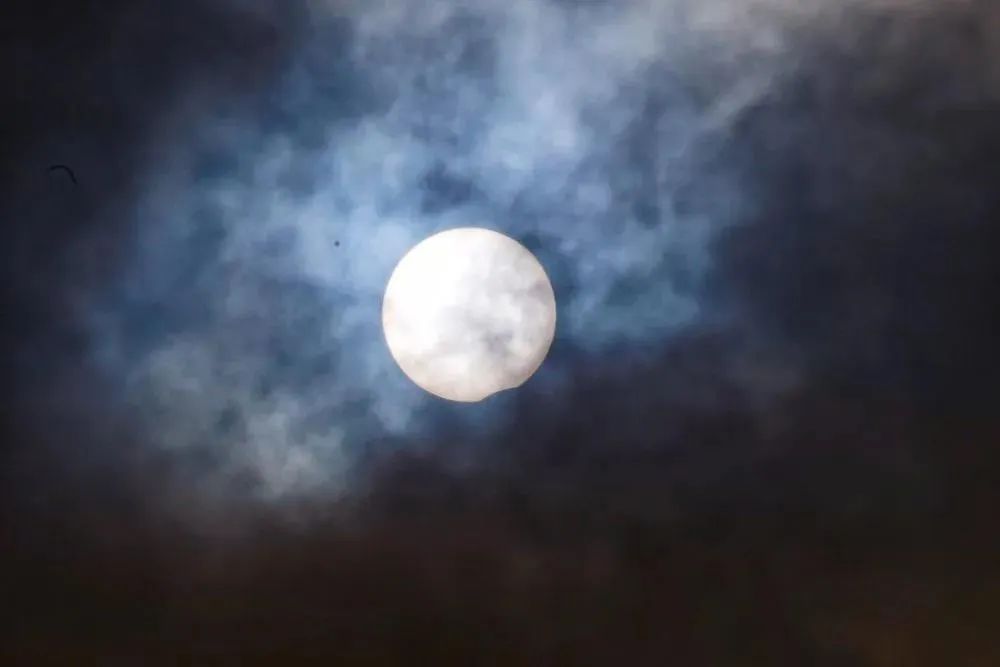 夏至の日に「金環(huán)日食」観測