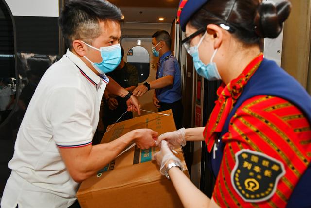 武漢の醫(yī)療機(jī)関が支援チームを北京に派遣