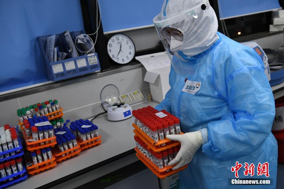 祝日も當(dāng)番制で晝夜問(wèn)わず続けられた北京市のPCR検査