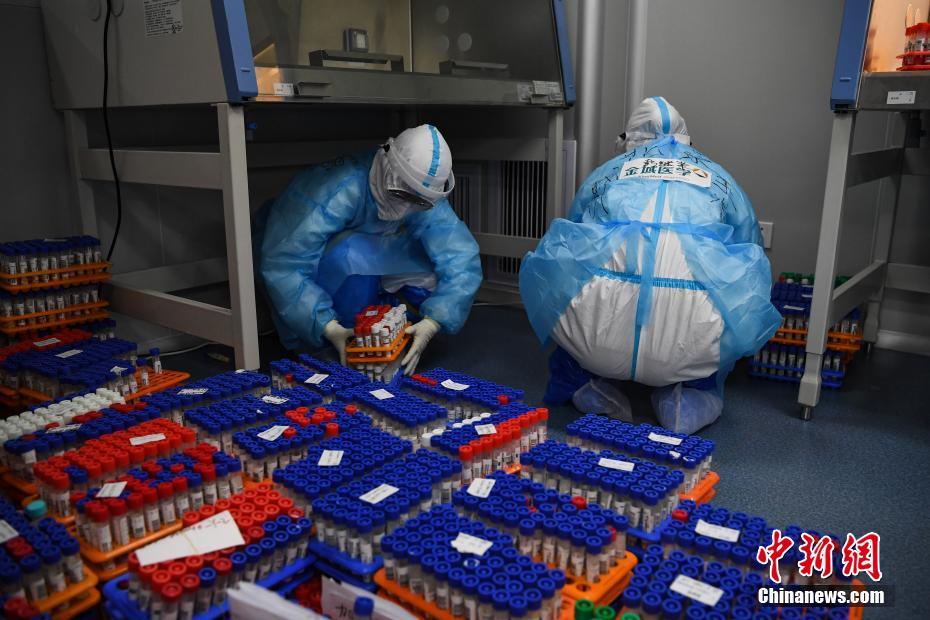 祝日も當(dāng)番制で晝夜問わず続けられた北京市のPCR検査