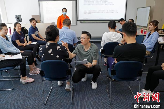 國(guó)際航空乗務(wù)員による國(guó)産新型リージョナルジェット「ARJ21」乗務(wù)訓(xùn)練