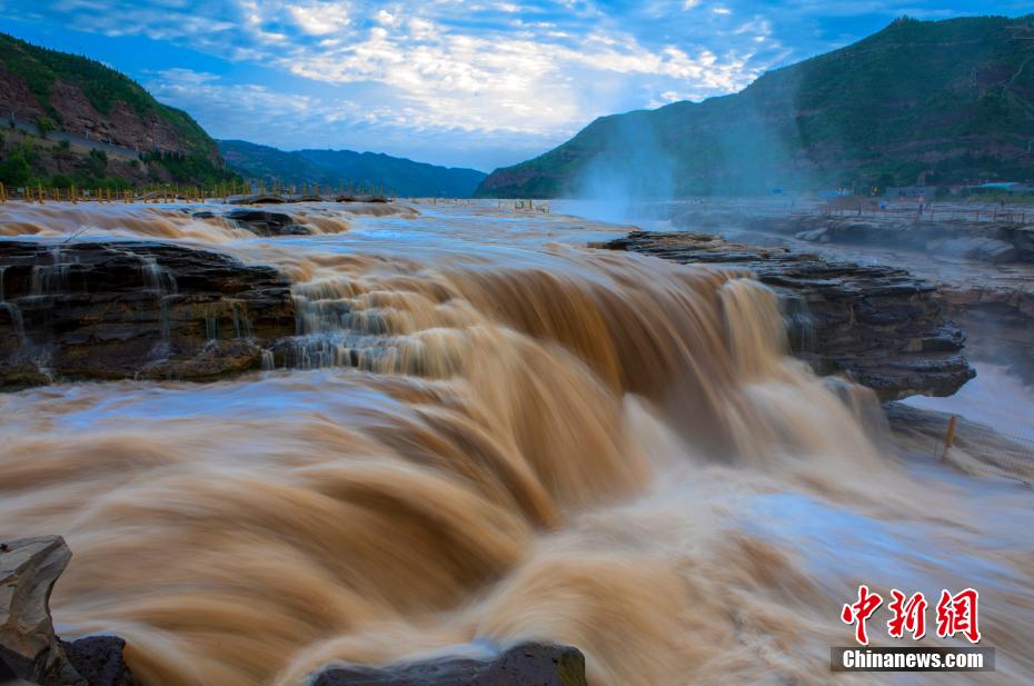 観賞のベストシーズン迎えた黃河壺口瀑布