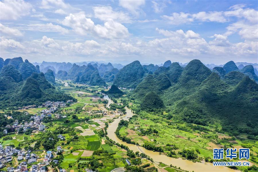 7月4日、広西陽朔県の景色（ドローンによる撮影?曹禕銘）。