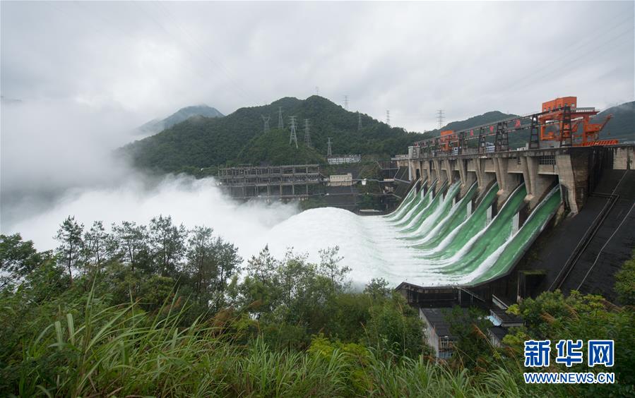 新安江ダム、初めて9門全てのゲートから放流を開始