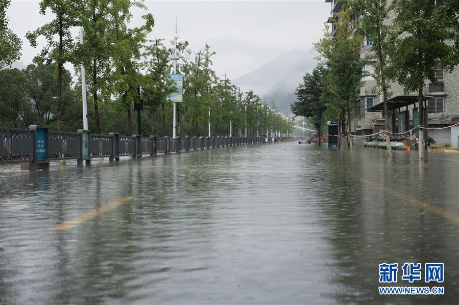 新安江ダム、初めて9門(mén)全てのゲートから放流を開(kāi)始