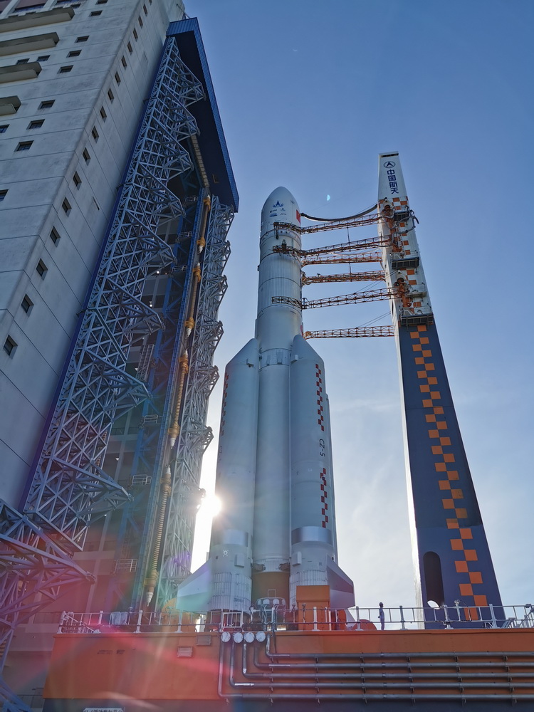 「長征5號遙4」が打上エリアへ　中國初の火星探査任務