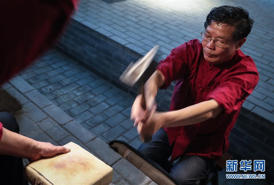 薄さと上質(zhì)な輝きが特徴の南京金箔