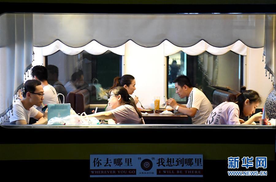 「ナイトタイムエコノミー」が消費(fèi)に活力　河北省石家荘