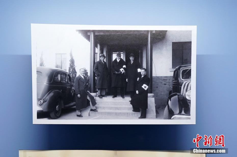 中國(guó)の抗日戦爭(zhēng)を紹介するコーナーに展示されているジョン?ラーベの資料寫(xiě)真（撮影?彭大偉）。