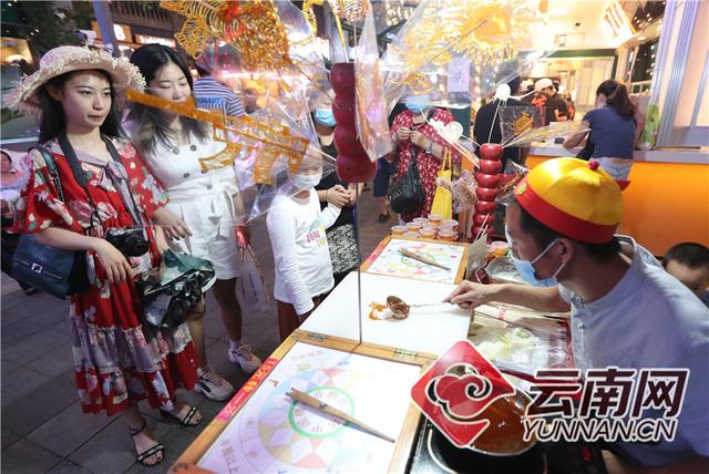 雲(yún)南省昆明南強(qiáng)自由市場に「深夜食堂」街がオープン