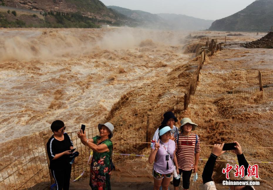 黃河壺口瀑布、出水期始まって以來最大の流量を記録