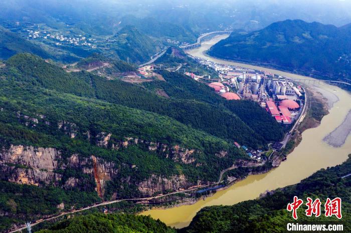 國內(nèi)外著名カメラマンが四川省朝天で撮影ツアー