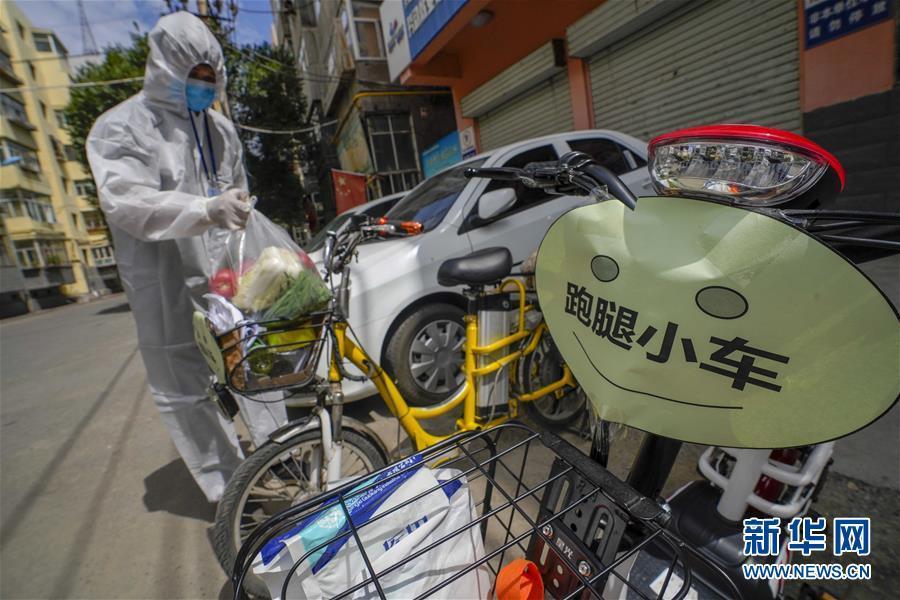 ウルムチのコミュニティに「おつかいチャリ部隊」參上！　新疆