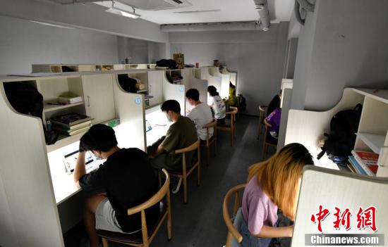 福州に有料自習(xí)室が登場(chǎng)　1時(shí)間76円から