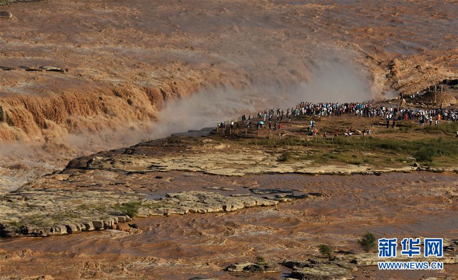 黃河壺口瀑布、洪水ピークを過ぎ観光客受け入れを再開　山西省吉県