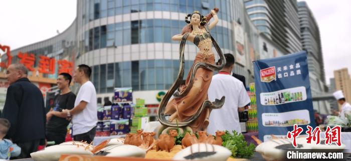 千年の時(shí)を経てシルクロードグルメが蘭州の街頭に登場(chǎng)　甘粛省