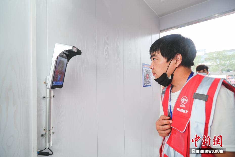 営業(yè)を再開した北京新発地市場(chǎng)