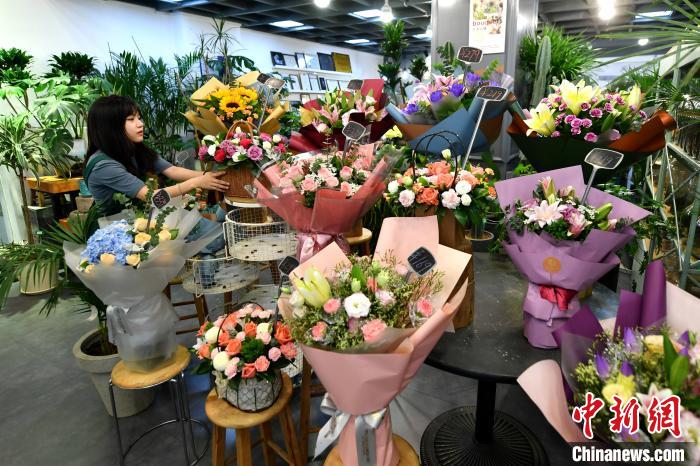 福州のお花屋さん　七夕商戦に向けすでに準(zhǔn)備開始