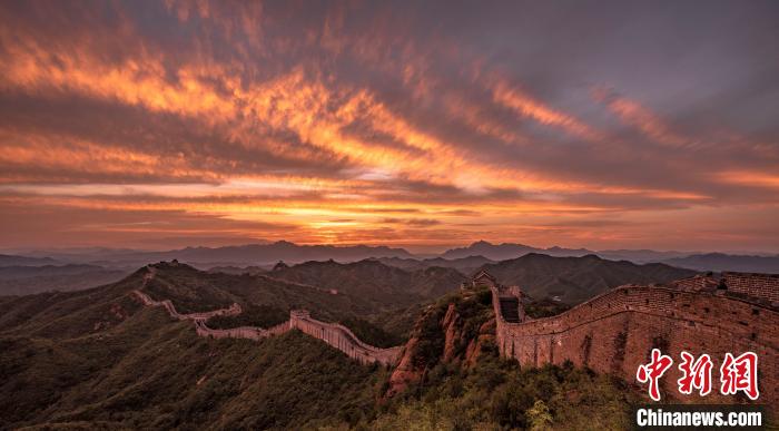 金山嶺長(zhǎng)城の夕焼け　河北省