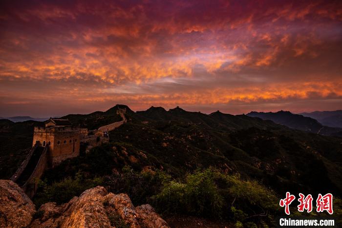 金山嶺長城の夕焼け　河北省