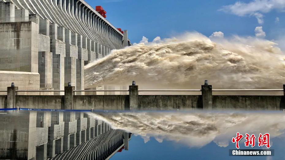 「長江第5號洪水」の増水ピーク、三峽ダムを通過