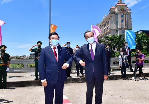 中越陸上國境畫定記念行事に両國外相が出席