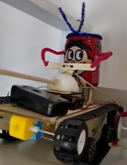 空き缶君がダンス？飲料缶で動(dòng)く仕掛けを手作りする男性　湖南省