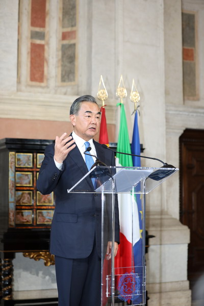 王毅部長(zhǎng)「『新冷戦』は個(gè)人的利益のための歴史逆行行為」