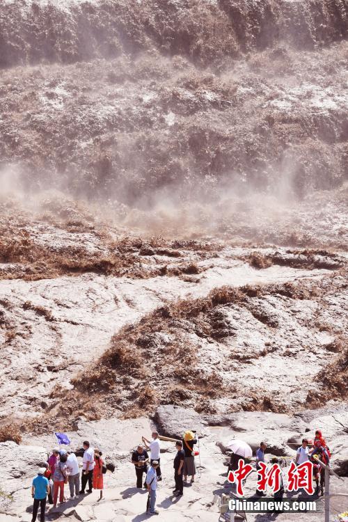 怒濤の迫力！黃河壺口瀑布の滝群　陝西省