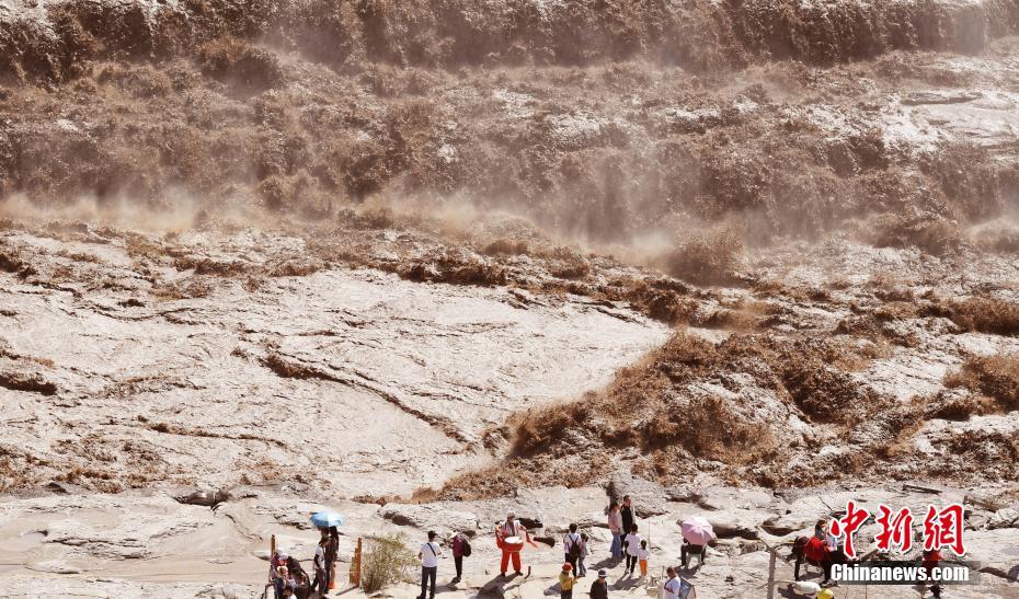 怒濤の迫力！黃河壺口瀑布の滝群　陝西省