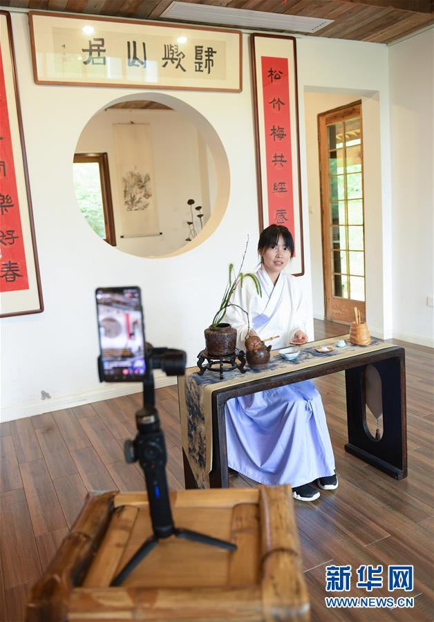 民泊経営で賑わう小さな山村　浙江省湖州