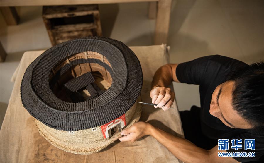 人々の郷愁を誘う土陶で作った伝統(tǒng)的な民家