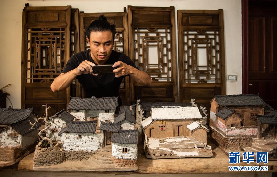 人々の郷愁を誘う土陶で作った伝統(tǒng)的な民家