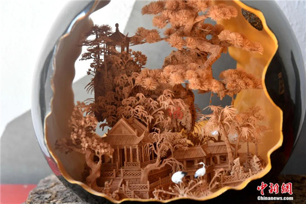 福建省、コルク彫刻が描く繊細で神秘的な世界