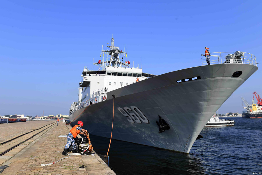 海軍第36次護衛(wèi)艦隊がアデン灣に向けて出航