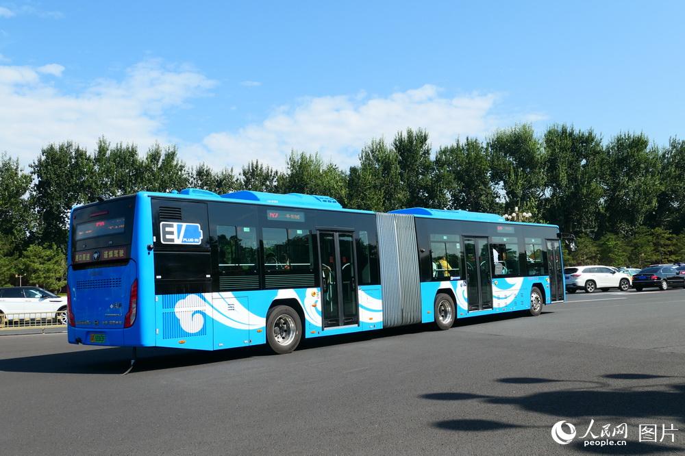 北京の市街地路線バスがスカイブルーに「お召し替え」