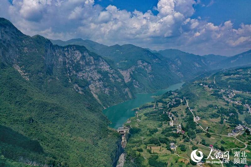 北緯30度のカルスト奇観「恩施大峽谷」を訪ねて