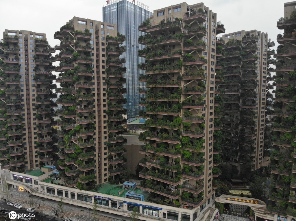 成都初の「垂直森林」モデルスポット（寫真著作権は東方ICが所有のため転載禁止）。